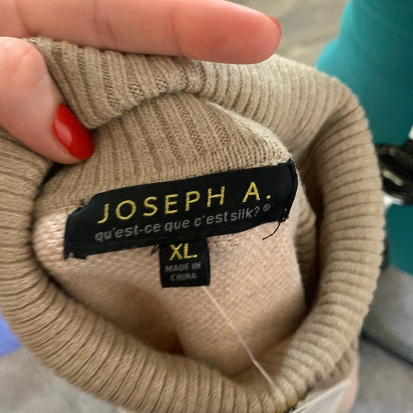 Joseph A. Turtle neck tunic - Picture 6 of 6